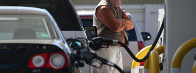 Цены на бензин в Испании падают четвертую неделю подряд