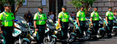 DGT запускает на испанские дороги камуфляжные мотоциклы
