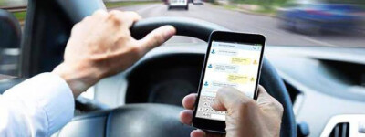 Почти половина водителей в Испании признались, что пользуются телефоном за рулем
