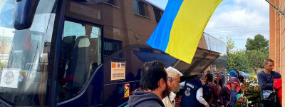 Автобус с пятьюдесятью беженцами из Украины прибыл в Валенсию