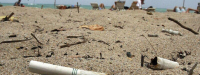 Барселона ввела запрет на курение на всех своих пляжах