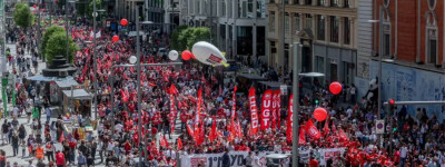 Тысячи людей в Мадриде вышли на марш за повышение зарплат и сдерживание цен
