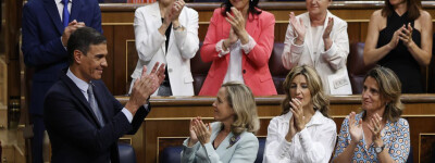Премьер-министр Испании объявил о новых антикризисных финансовых мерах