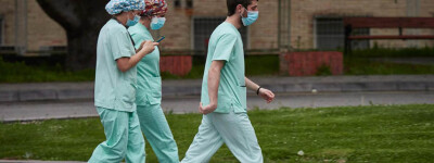 В Испании введут обязательное использование масок во всех медицинских учреждениях