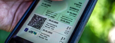 Испания рассматривает возможность использования паспортов Covid против непривитых