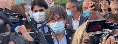 Бывший премьер Каталонии Карлес Пучдемон освобожден судьей после ареста на Сардинии