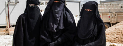 Двух женщин, репатриированных в Испанию из сирийских лагерей, обвиняют в терроризме