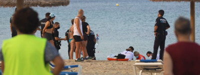 По меньшей мере 10 человек утонули в испанских водах за выходные