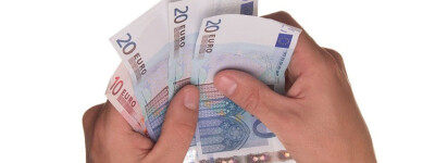 Испания повышает минимальную зарплату до 1000 евро с 1 января