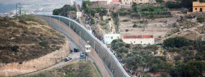 Испания откроет сухопутную границу с Марокко 17 мая