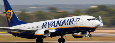 Пьяных британцев сняли с рейса Ryanair за сексуальные действия в присутствии детей