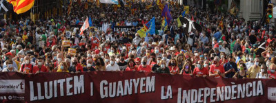 Тысячи каталонцев в Барселоне митинговали за независимость от Испании