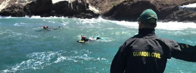 Водолазы извлекли тело шкипера из затонувшей лодки у побережья Альмерии в Нихаре