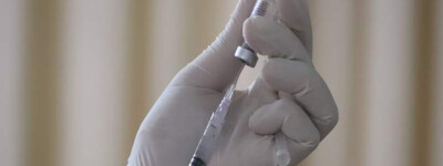 Эксперты предупреждают о риске постоянной вакцинации взрослых
