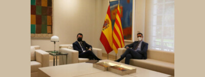 Санчес и Арагонес согласились возобновить диалог в сентябре в Барселоне