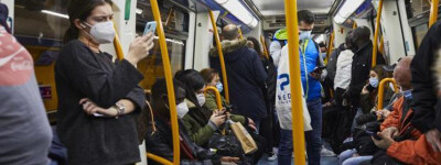 Испания может скоро отменить обязательное ношение масок в общественном транспорте