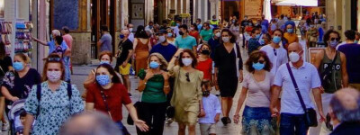 Испания намерена отменить обязательное ношение масок на открытом воздухе