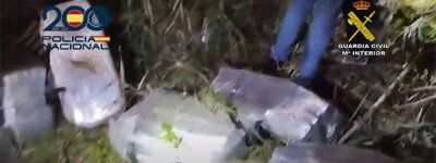 В Альхесирасе полицейские арестовали наркоторговцев, изъяв более 500 кг кокаина