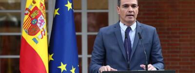 Педро Санчес объявил о своем решении остаться на посту премьер-министра Испании