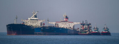 Россия использует воды у Мелильи для перекачки нефти с корабля на корабль в обход санкций