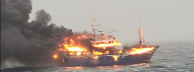 Экипаж рыбацкого судна Испании спасен после того, как оно загорелось и затонуло в ирландских водах