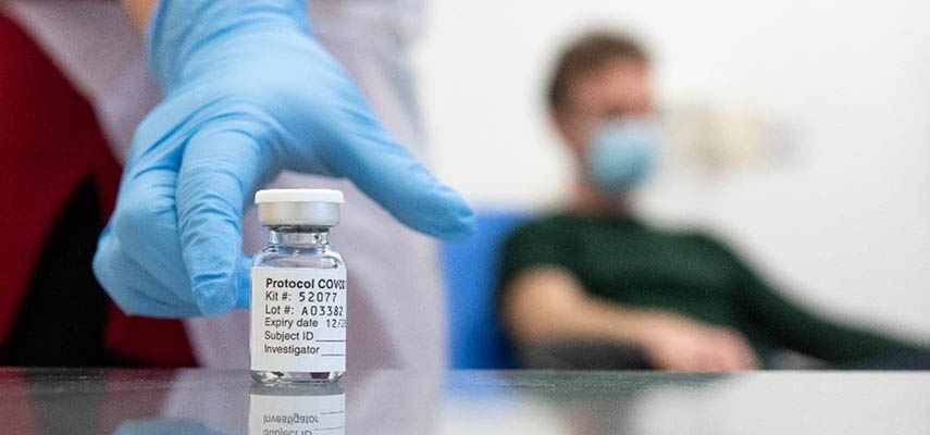 В Испании почти 90% населения получили хотя бы одну вакцину от Covid