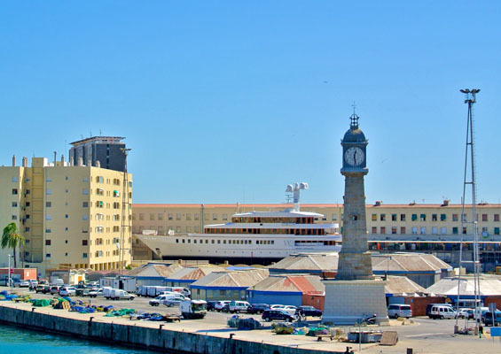 Часовая башня в Port Vell