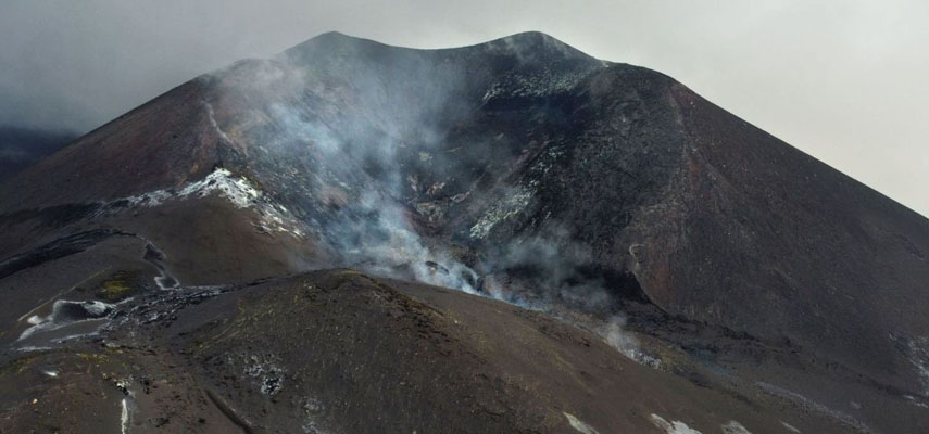Вулкан Кумбре-Вьеха, извергавшийся с 19 сентября, начал тухнуть
