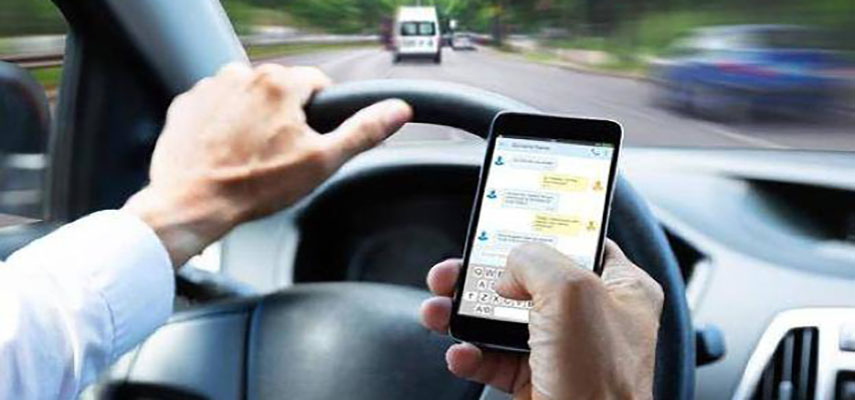Половина водителей в Испании пользуются мобильным телефоном за рулем
