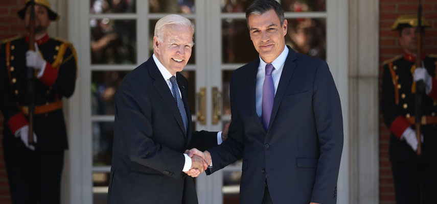 Президент США и премьер Испании договорились увеличить военное присутствие США на военно-морской базе Рота