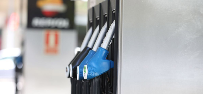Средняя цена на бензин в Испании составляет 1,928 евро за литр, а дизеля 1,90 евро за литр