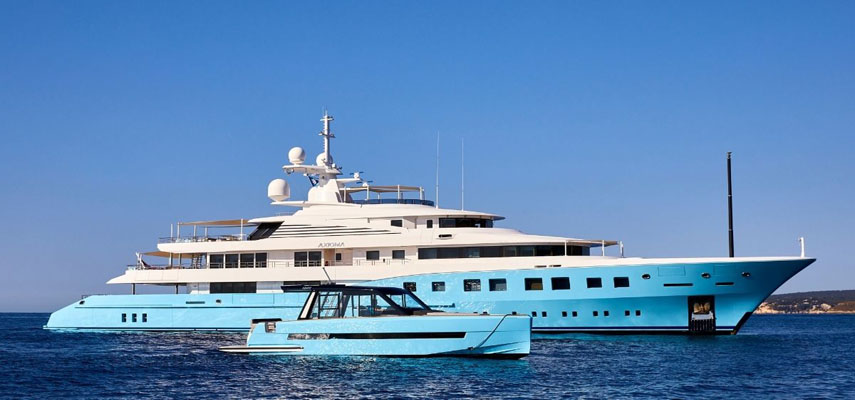 Конфискованная у российского олигарха яхта Axioma продана в Гибралтаре за 37 млн долларов