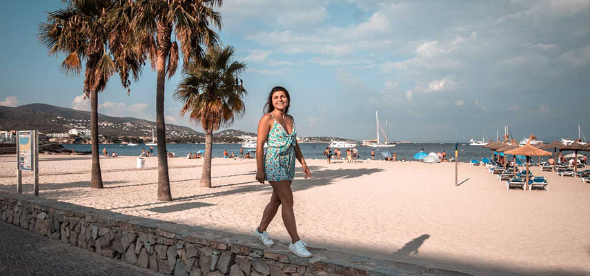 Туризм в Испании восстанавливается, го число посетителей все еще меньше, чем в 2019 году