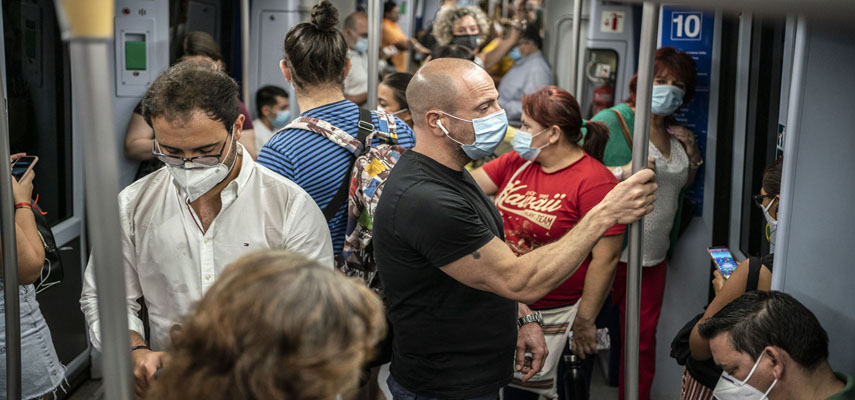 Маски для лица полностью исчезнут из общественного транспорта Испании в октябре