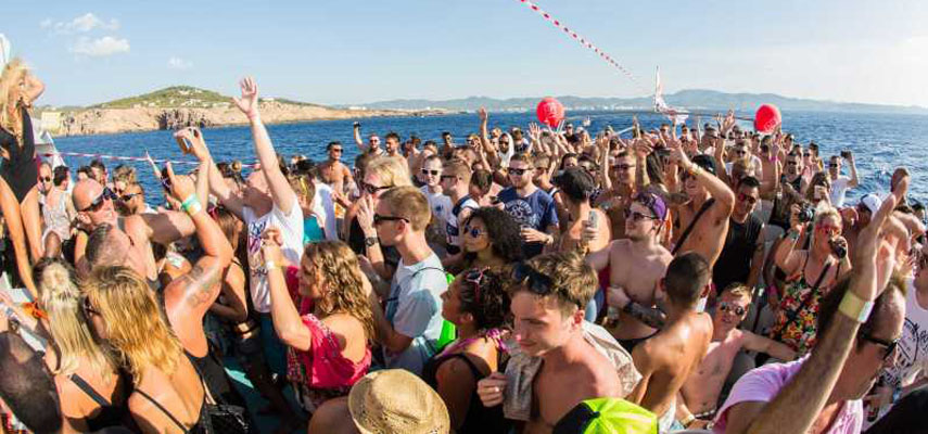 Около 70 процентов туристов едут в Испанию на вечеринки