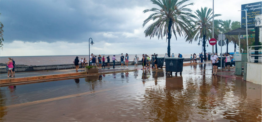 Валенсия объявила о закрытии общественных парков из-за угрозы наводнения
