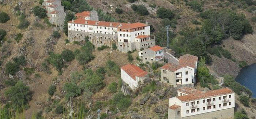 В Испании продается заброшенная деревня по цене квартиры