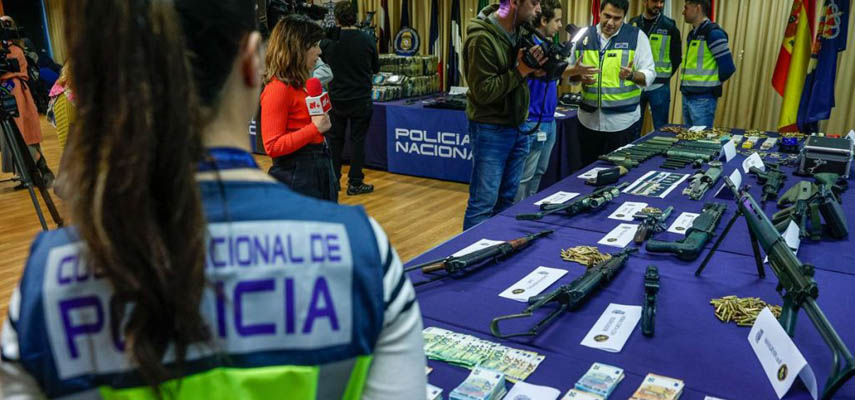 В Астурии полиция изъяла огромный арсенал оружия и арестовала 19 человек
