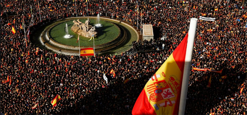Тысячи людей вышли на улицы Мадрида, присоединившись к протесту против правительства Испании
