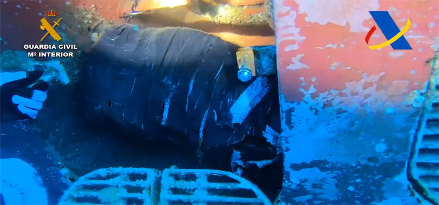 Тайник с кокаином обнаружен полицией в подводной части корпуса корабля в порту Лас-Пальмас