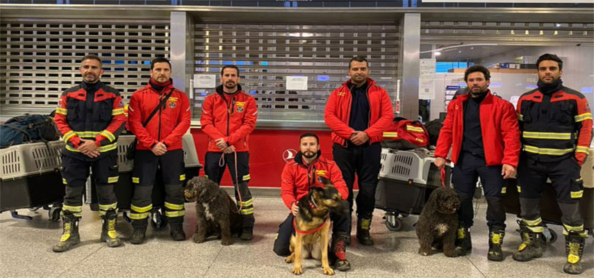 Пожарные из Испании продолжают спасать выживших после мощного землетрясения в Турции