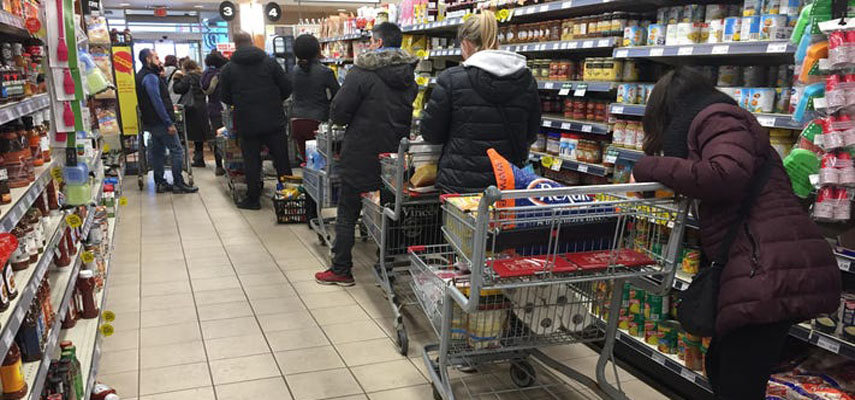 Какие супермаркеты в Испании собирают саамы большие очереди на кассе