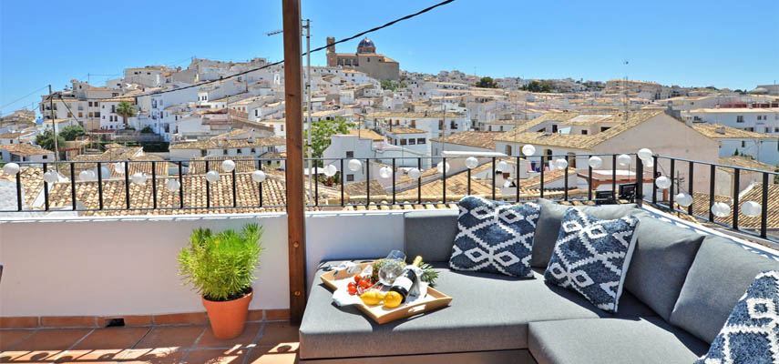 В некоторых районах Испании сейчас на 30% больше домов для туристов, чем до Covid-19