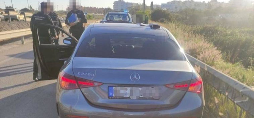 Полицейские стреляли по шинам Mercedes Ансельмо Севильяно, чтобы заставить его остановиться