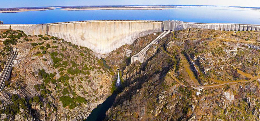 Отсутствие осадков и засуха в Испании сказываются на запасах воды и сельскохозяйственном секторе
