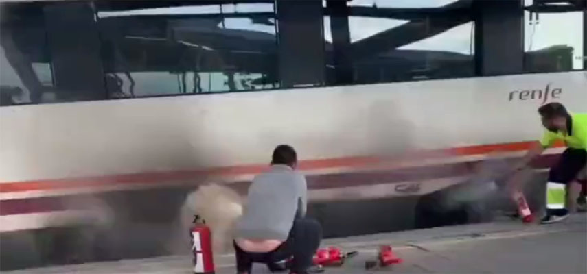 Пассажиры поезда Мадрид-Эстремадура были эвакуированы после того, как загорелся двигатель