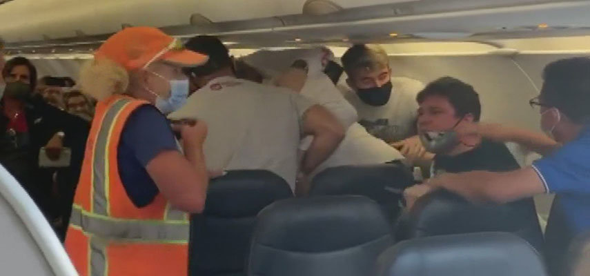 Между пассажирами рейса Air Europa в Испанию произошла крупная драка
