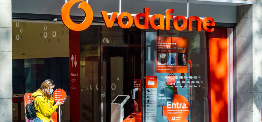 Vodafone проведет стратегический анализ в Испании, где выручка упала на 5,4% до 3,5 млрд евро