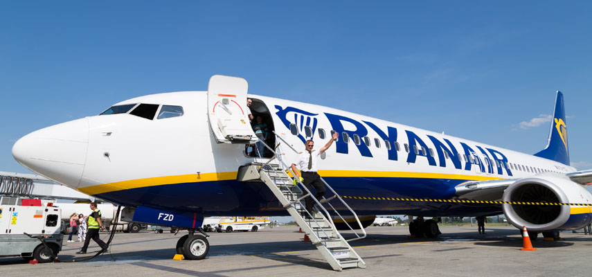Ryanair ввела запрет на беспошлинный алкоголь на рейсах из Великобритании на испанские курорты