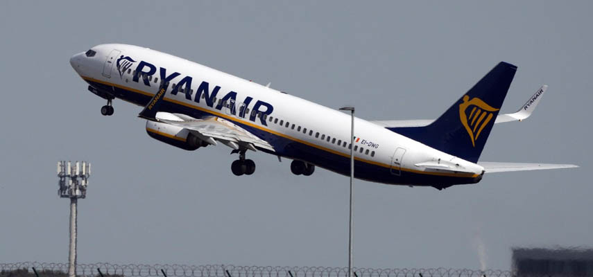Ryanair берет с туристов 45 евро за выпечку на испанском рейсе